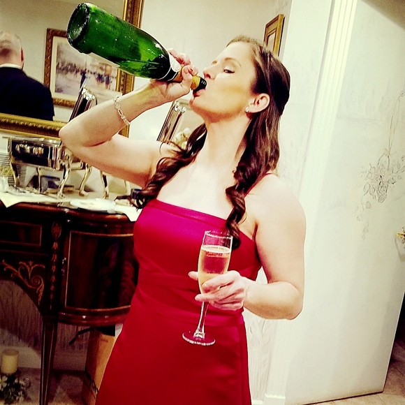 Meet your Posher, Tara - Picture 1 of 1